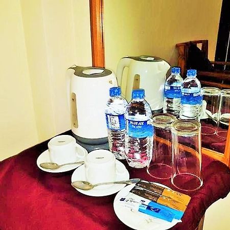 טרינקומאלה Luxury Everest Hotel מראה חיצוני תמונה