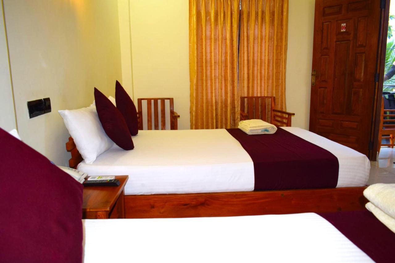 טרינקומאלה Luxury Everest Hotel מראה חיצוני תמונה