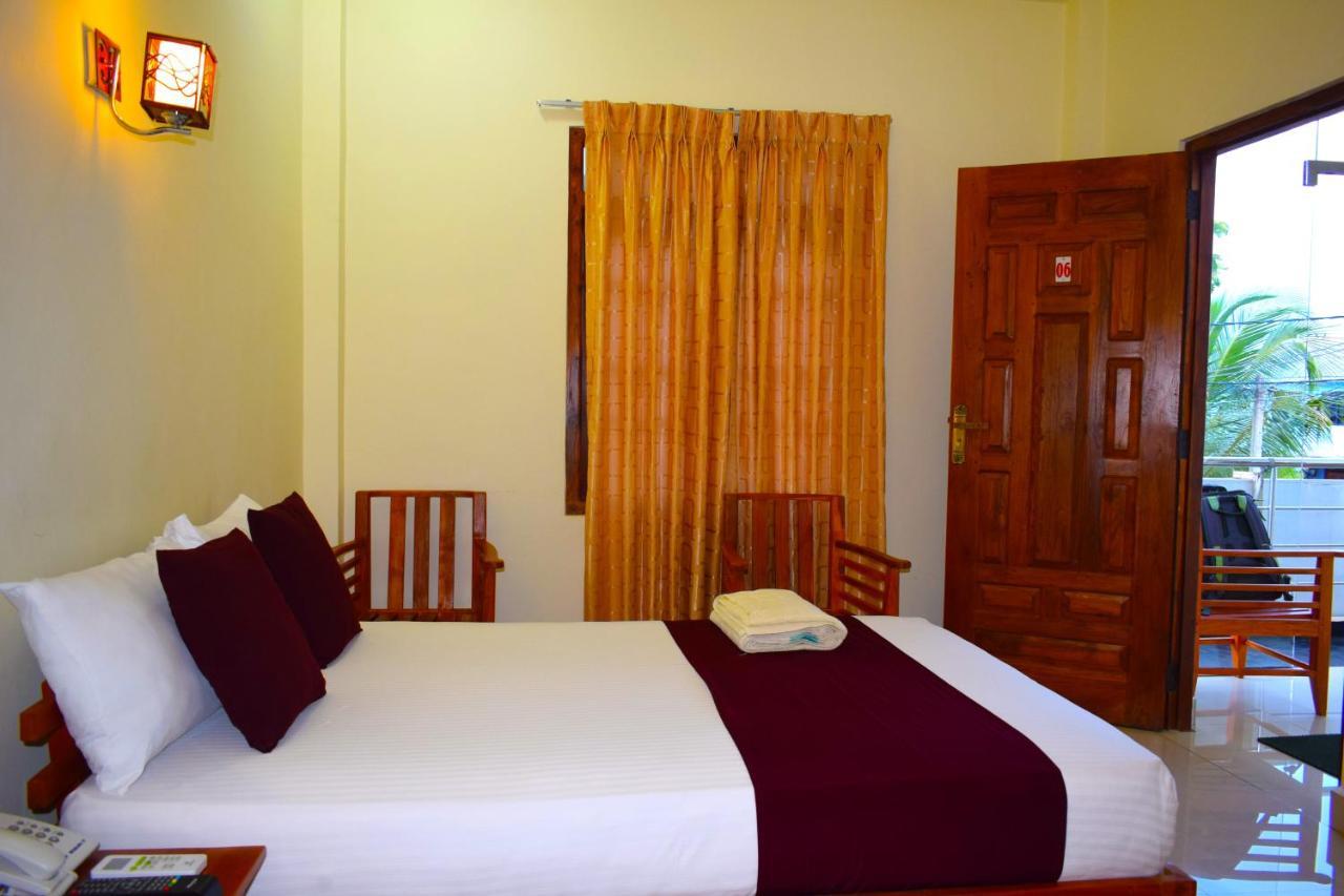 טרינקומאלה Luxury Everest Hotel מראה חיצוני תמונה