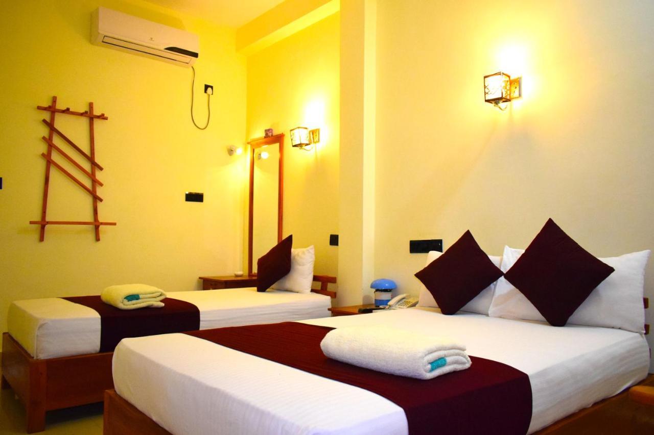 טרינקומאלה Luxury Everest Hotel מראה חיצוני תמונה