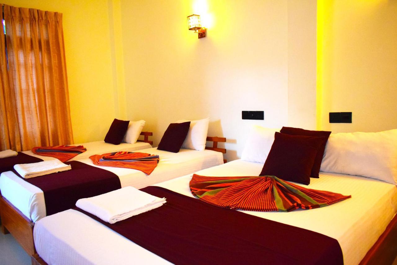 טרינקומאלה Luxury Everest Hotel מראה חיצוני תמונה