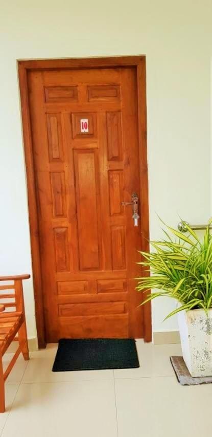טרינקומאלה Luxury Everest Hotel מראה חיצוני תמונה