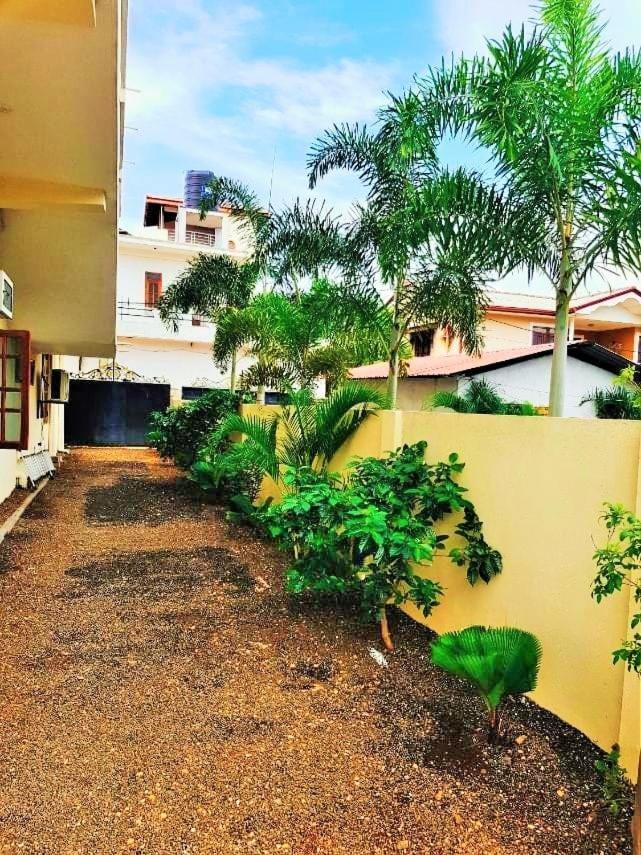 טרינקומאלה Luxury Everest Hotel מראה חיצוני תמונה
